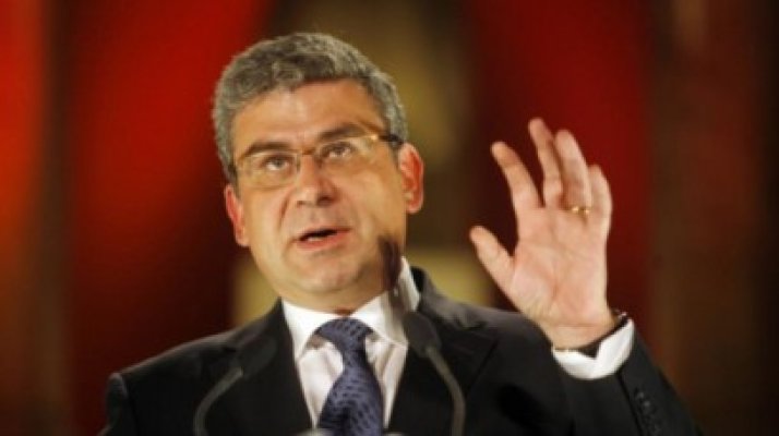 Duelul de la prezidenţiale, în varianta Baconschi: MRU contra Antonescu